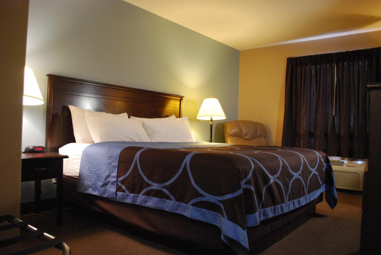 Hotel Super 8 By Wyndham Edmonton South Exterior foto