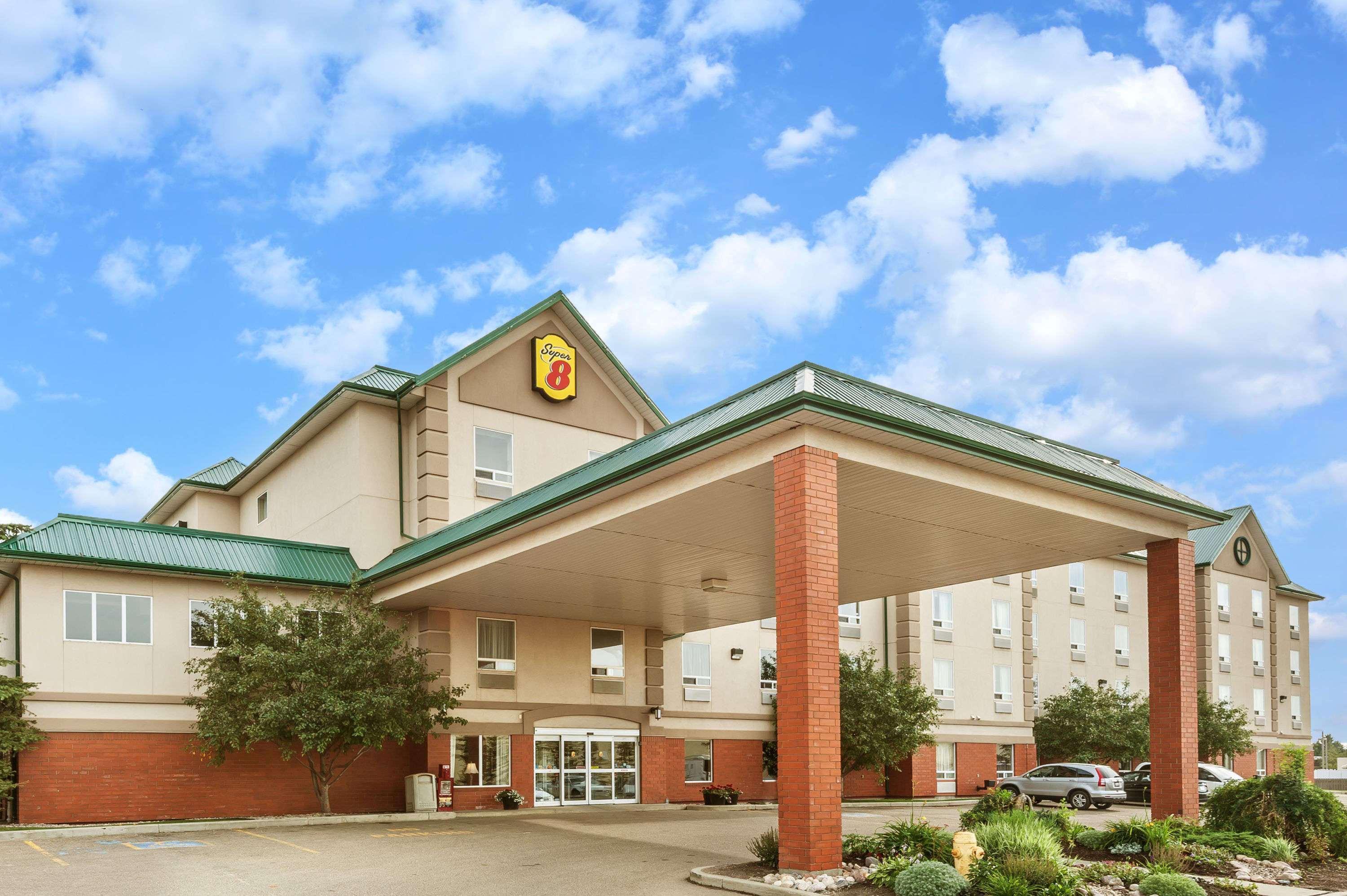 Hotel Super 8 By Wyndham Edmonton South Exterior foto